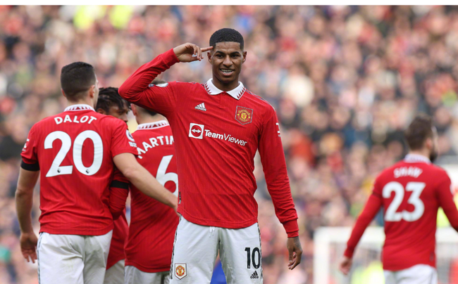 队长因伤无 队长因伤无